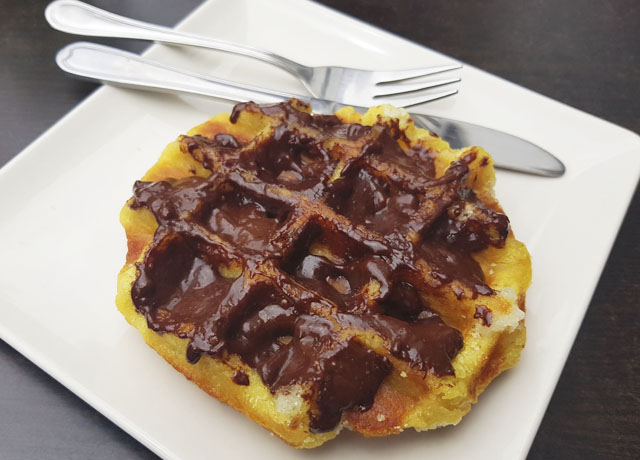 Gofre con crema de chocolate y avellana casera